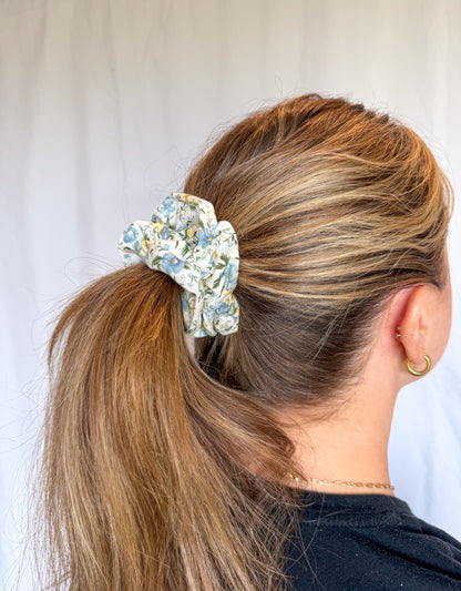 Scrunchie - The Buttercup